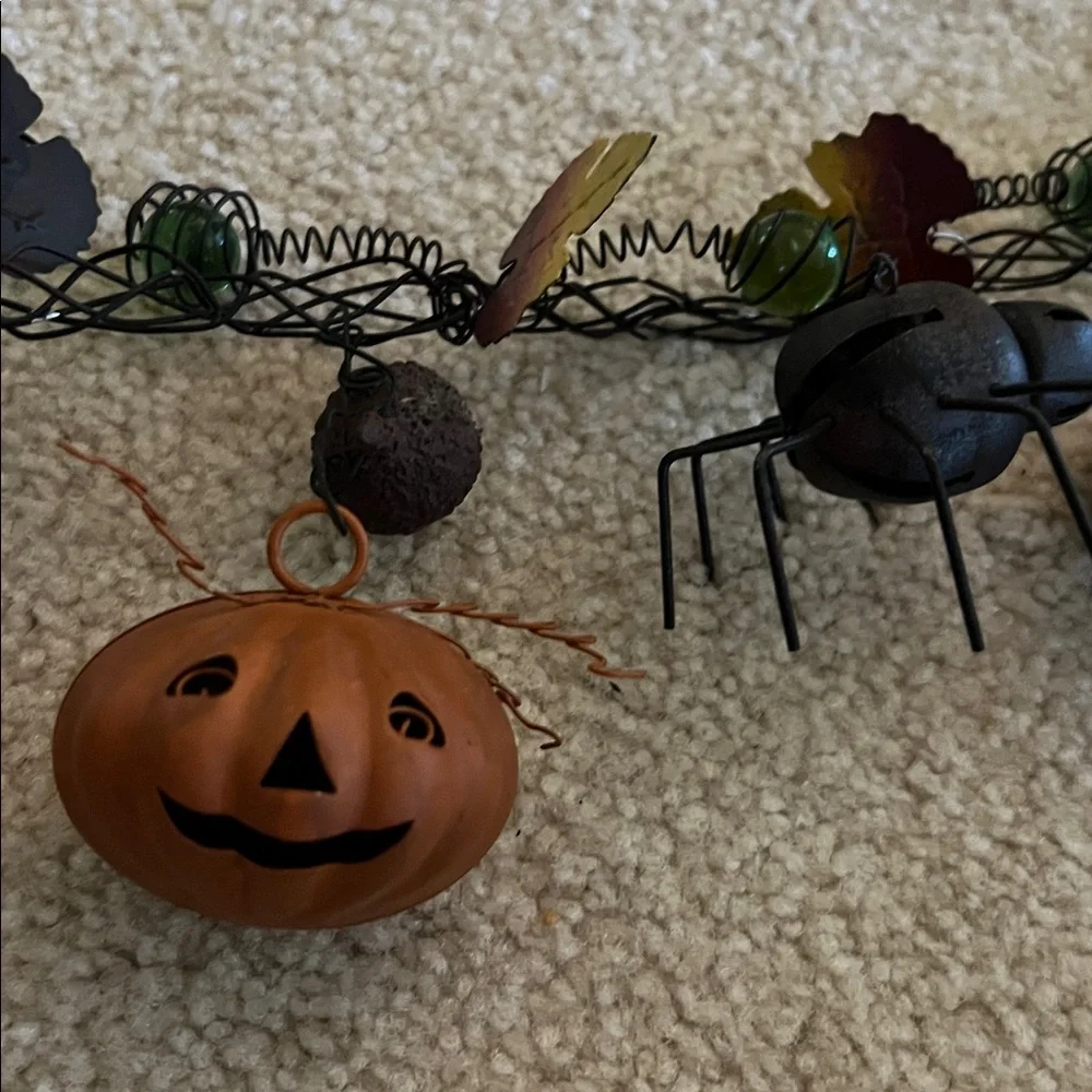 Metal Halloween Pumpkin and Spider Garland -Used- VGC